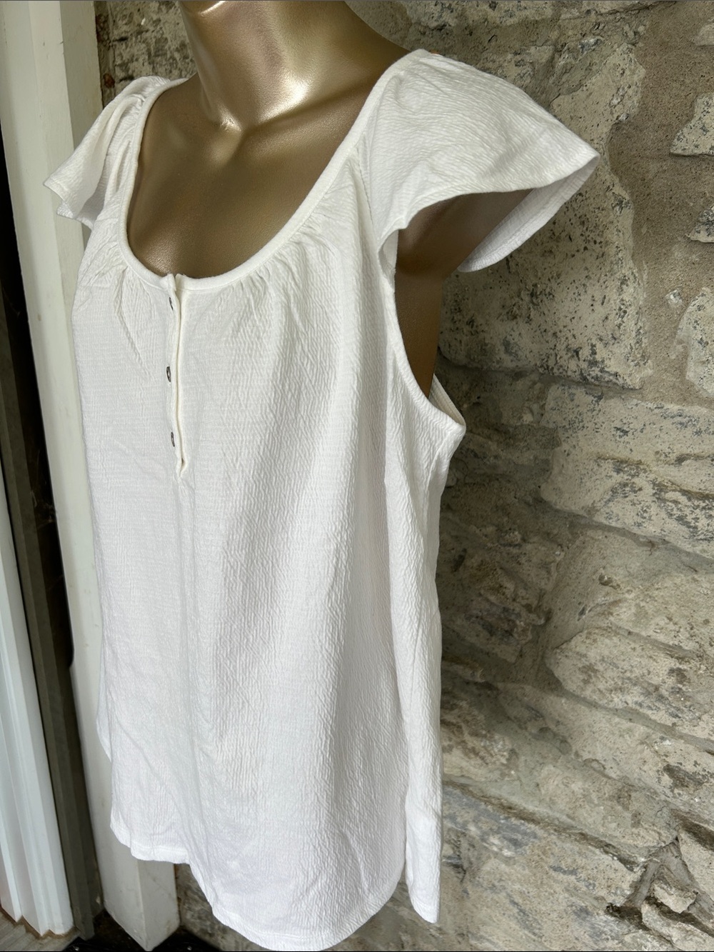 Flutter Sleeve Button Top - Picture 4 of 7